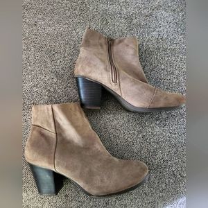 Ankle boots